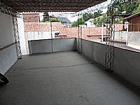  Vende-Se uma casa no centro com 2 quartos  cozinha banheiro valor 300.000.00 mil